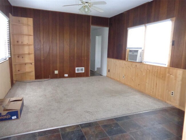 Building Photo - 910 Bunton Ln