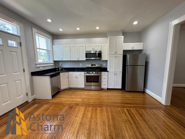 Building Photo - Modern 3 bedroom 1.5 bathroom House for RENT!