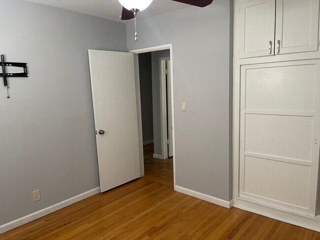 Building Photo - 20151 Hart St