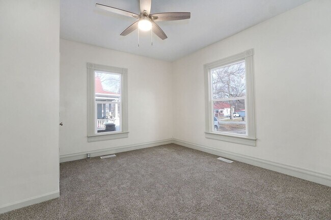 Building Photo - Remodeled 2 bedroom, 1 bathroom home for r...