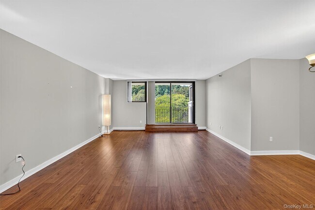 Building Photo - 25 Rockledge Ave