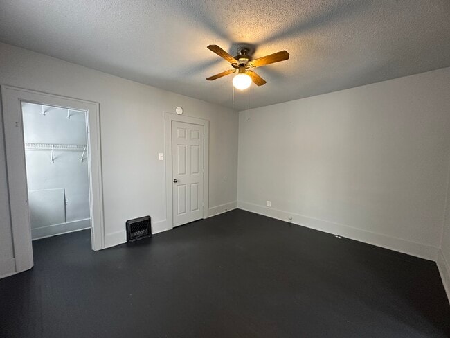 Building Photo - 27 State St