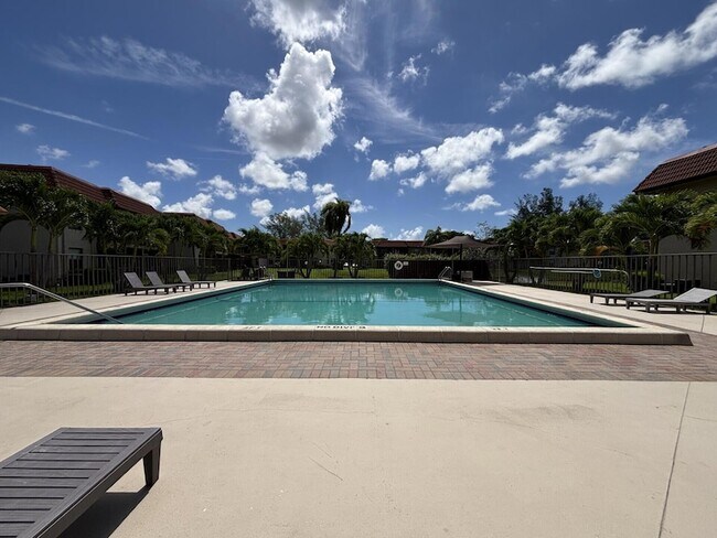Building Photo - 21902 Lake Forest Cir