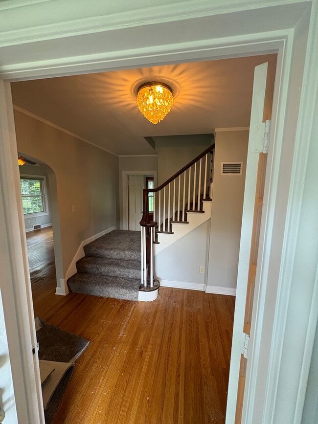 Building Photo - 4 bedroom 3 bathroom single family home