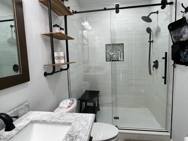 Building Photo - Spacious 4-Bedroom, 2-Bath Manufactured Ho...