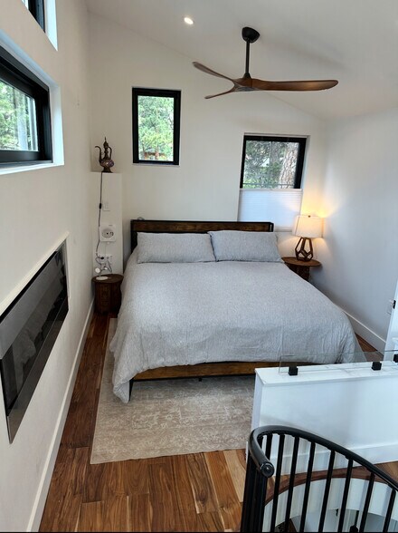 Building Photo - 230 Cyteworth Rd