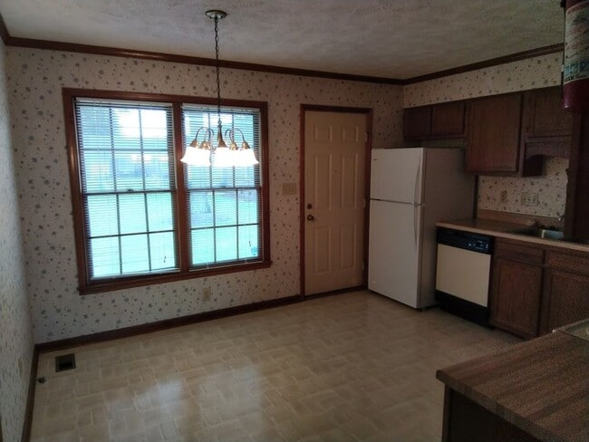 Building Photo - Duplex in Hope Mills!