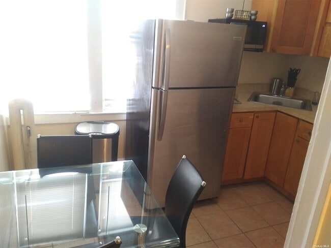 Building Photo - 164-03 119th Ave