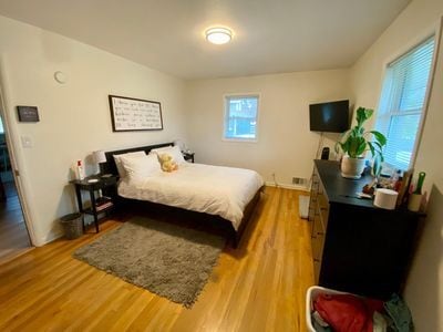 Building Photo - 209 Princeton Rd