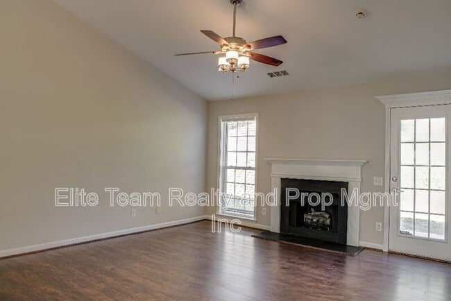 Building Photo - 2132 Mallard Woods Pl