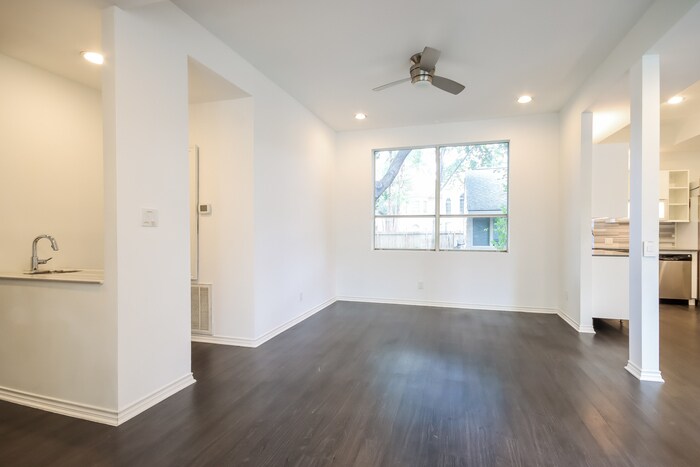 Building Photo - 10518 Moorcreek Dr