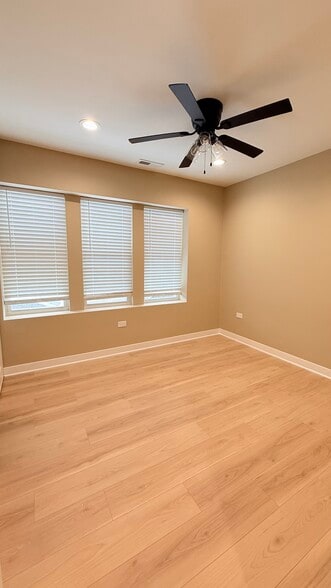 Building Photo - 4901 W Parker Ave