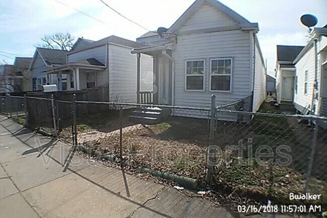 Building Photo - 420 Marret Ave