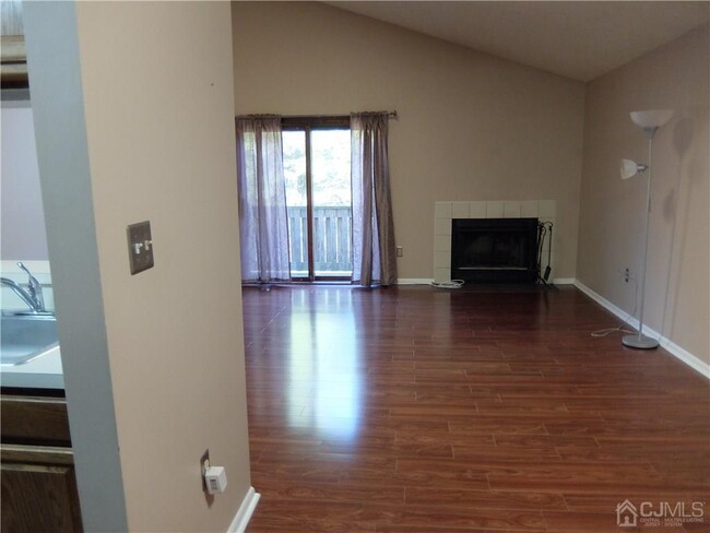 Building Photo - 2206 Ravens Crest Dr