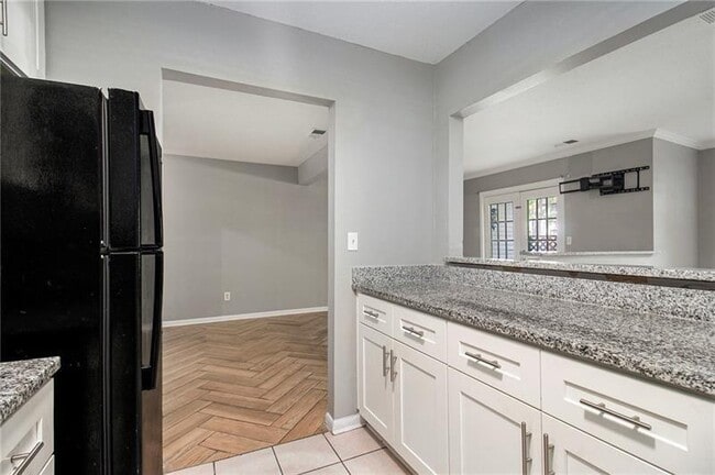 Building Photo - 3599 Woodbriar Cir