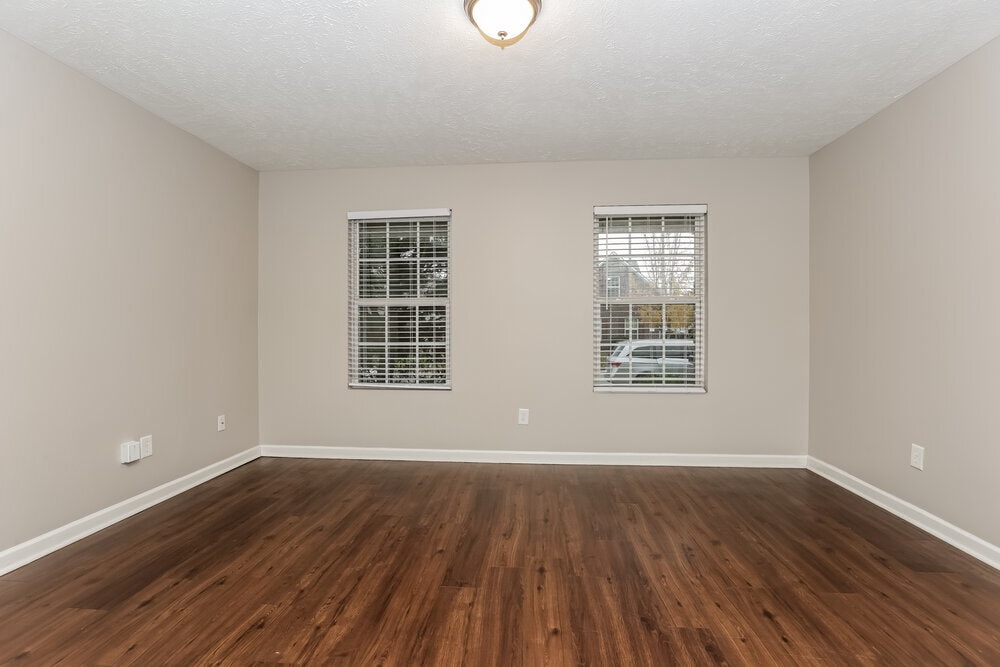 Building Photo - 726 Elderberry Way