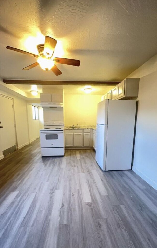 Building Photo - 363 N 800 W