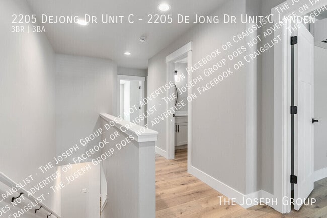 Building Photo - 2205 Dejong Dr Unit C