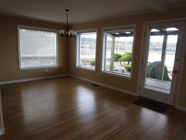Building Photo - 14884 Channel Drive, La Conner, WA 98257