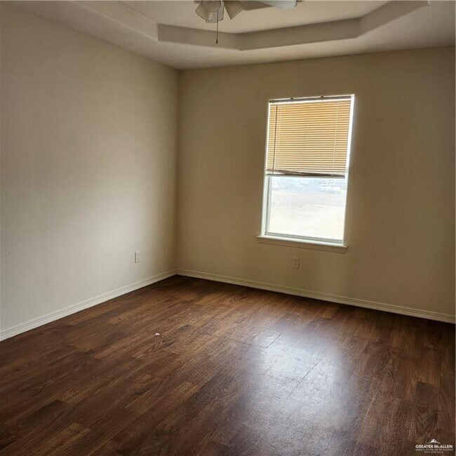 Building Photo - 8 Gastel Cir