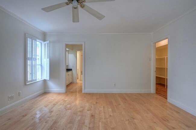 Building Photo - 5407 John Dreaper Dr