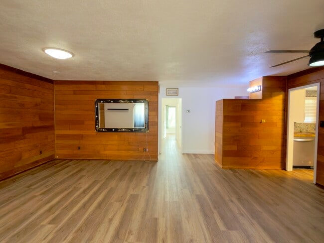 Building Photo - 4504 Moraga Ave