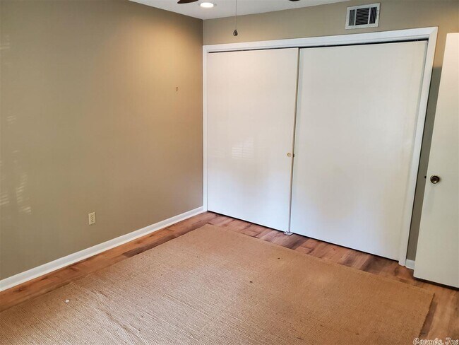 Building Photo - 1201 N Pierce St