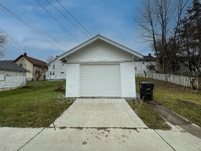 Building Photo - 3008 Webster St