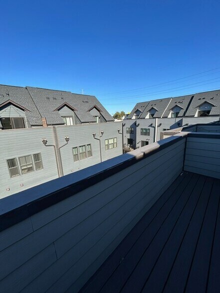 Building Photo - 6155 Station Crossing Ave