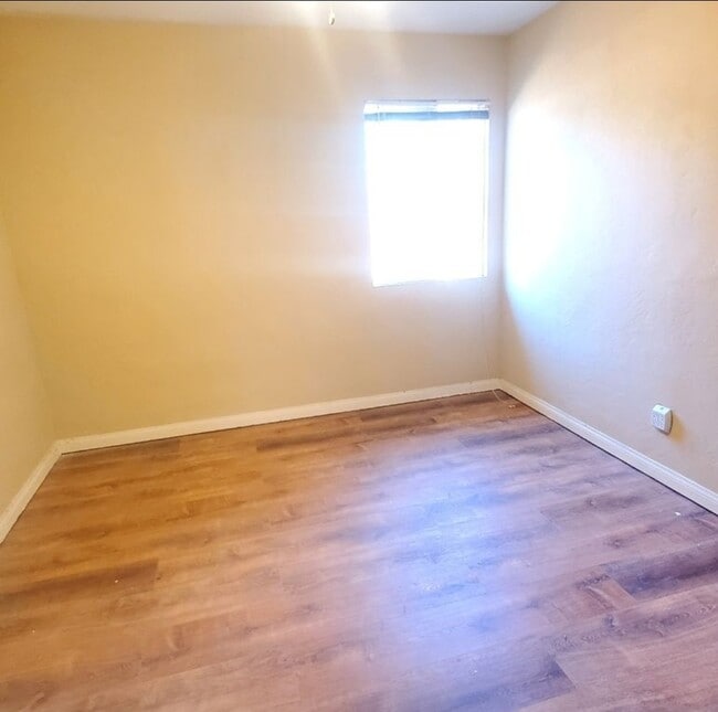 Building Photo - 6362 Newsome Dr