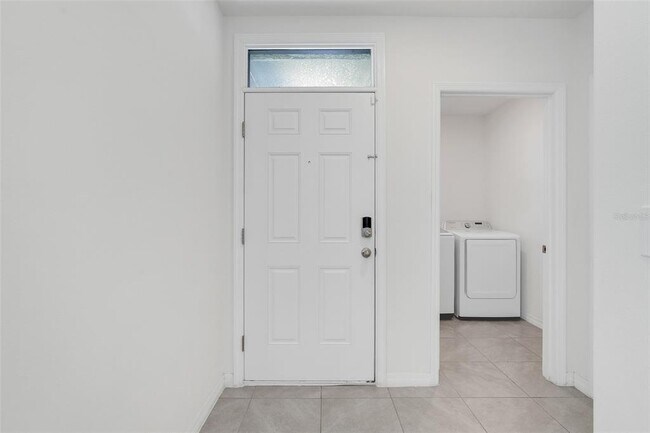 Building Photo - 3881 Brant Pl
