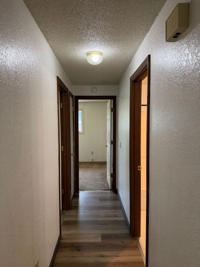 Building Photo - 3 bedroom 2 bath house in Thurston!