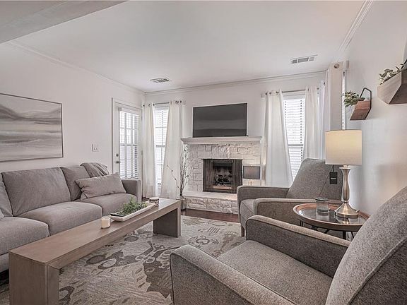 Building Photo - Rare end unit condo at The Crossings, loca...