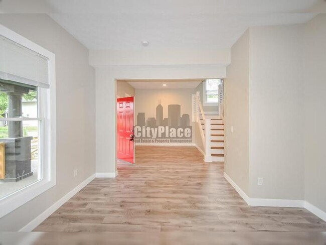 Building Photo - 3553 N Kenwood Ave