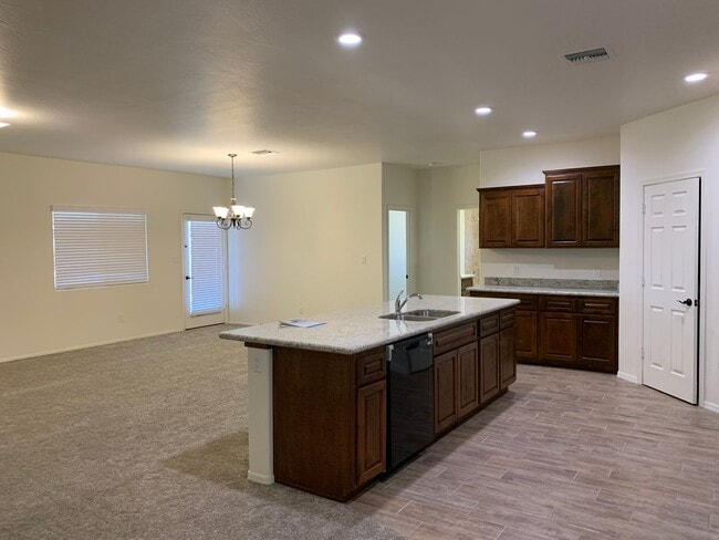 Building Photo - NEWER 4 BEDROOM HOME IN PARK WEST!