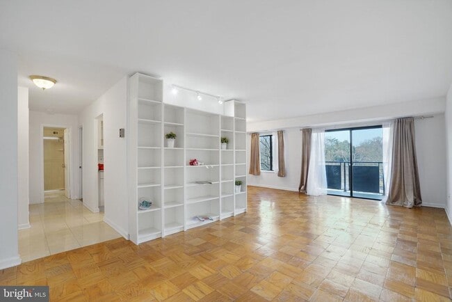 Building Photo - 3101 S Manchester St