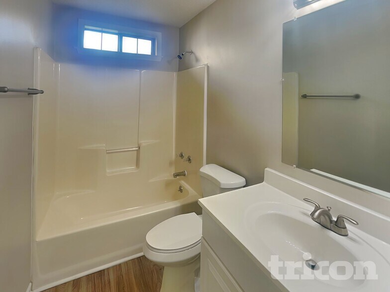 Building Photo - 217 Clear Springs Ct