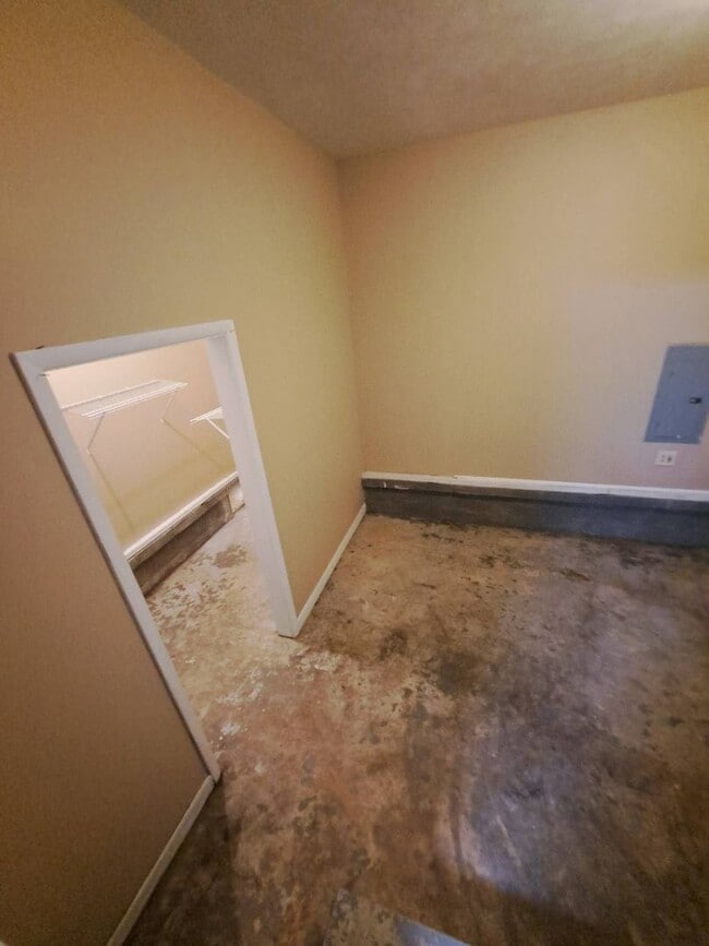 Building Photo - 3 Bedroom 1 bath house in Morristown, TN
