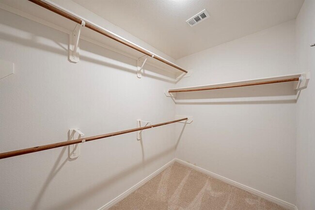 Building Photo - 331 Leisure Ln