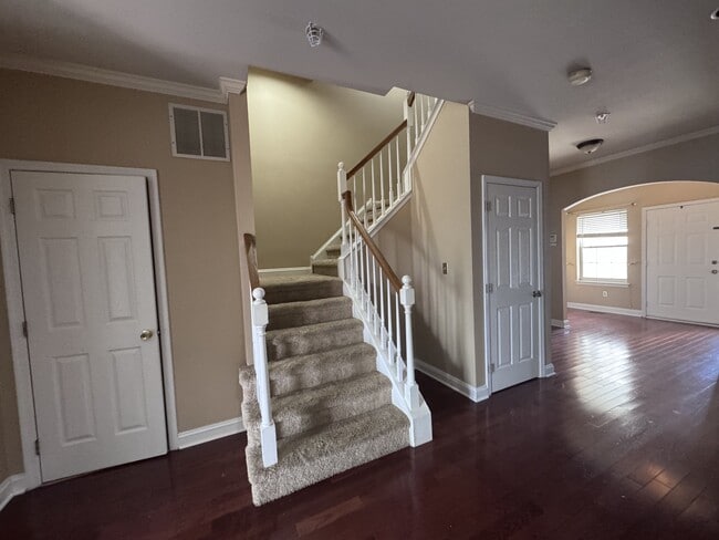 Building Photo - 654 Fawn Cir