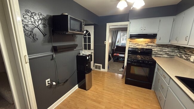 Building Photo - 1221 Agnes Ave