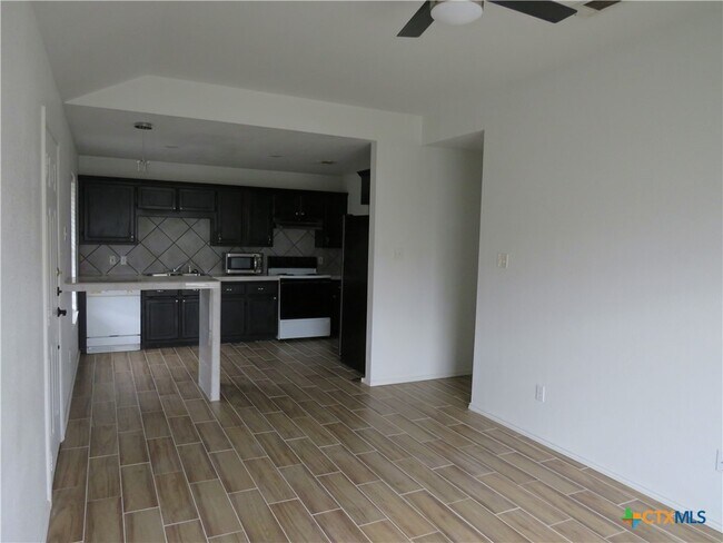 Building Photo - 4608 Bowles Dr