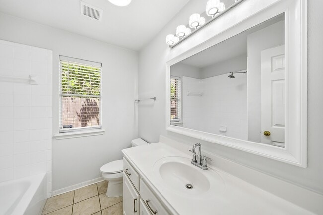 Building Photo - 4723 Knights Branch Dr