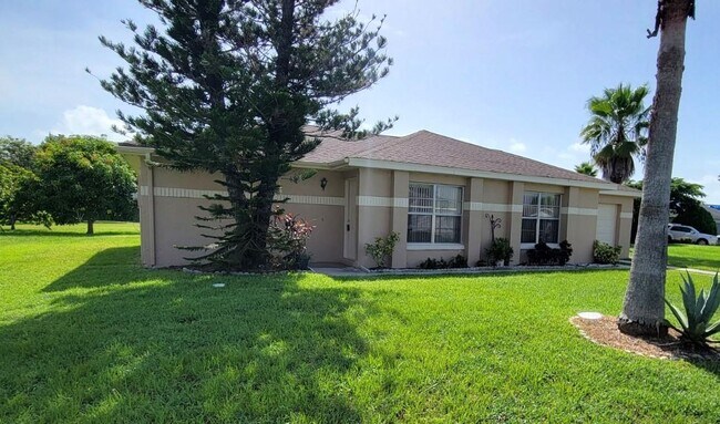 Building Photo - 985 Hickory Ct