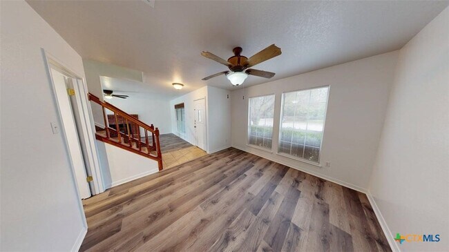 Building Photo - 609 Man O War Dr