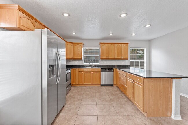 Building Photo - 6515 34th Ave N