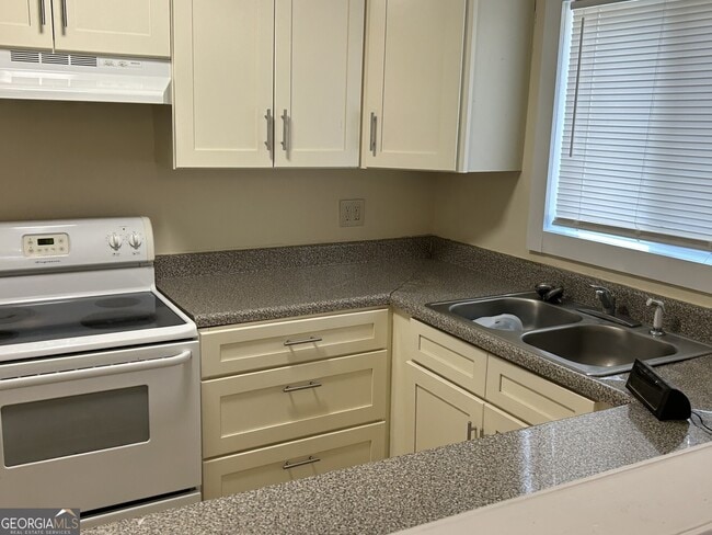 Building Photo - 201 Mt Moriah Rd