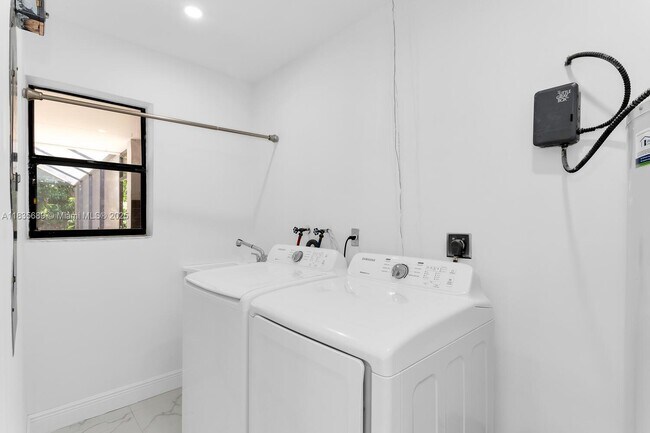 Building Photo - 7860 SW 180th St