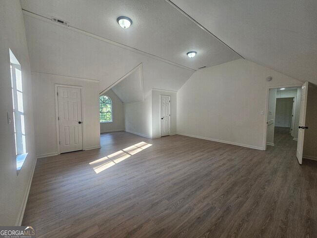 Building Photo - 150 Park Timbers Dr