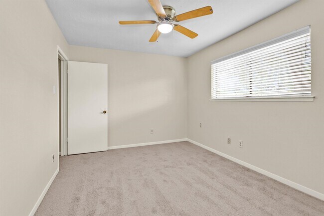 Building Photo - 3127 Wagon Trail Dr
